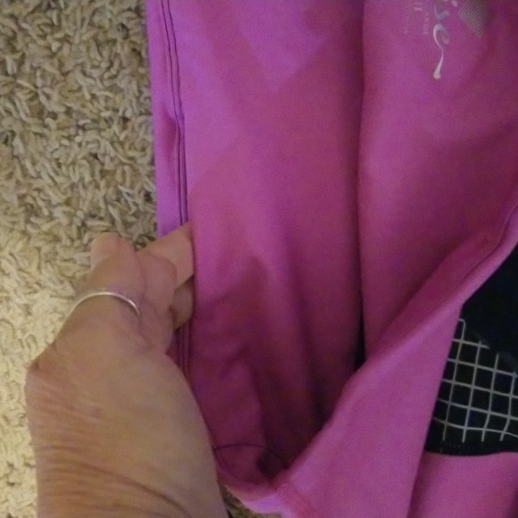 LuLaRoe Rise Fearless Exercize Capris - Picture 4 of 6